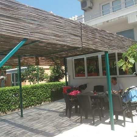טיווט Mona&Mike Apartments מראה חיצוני תמונה