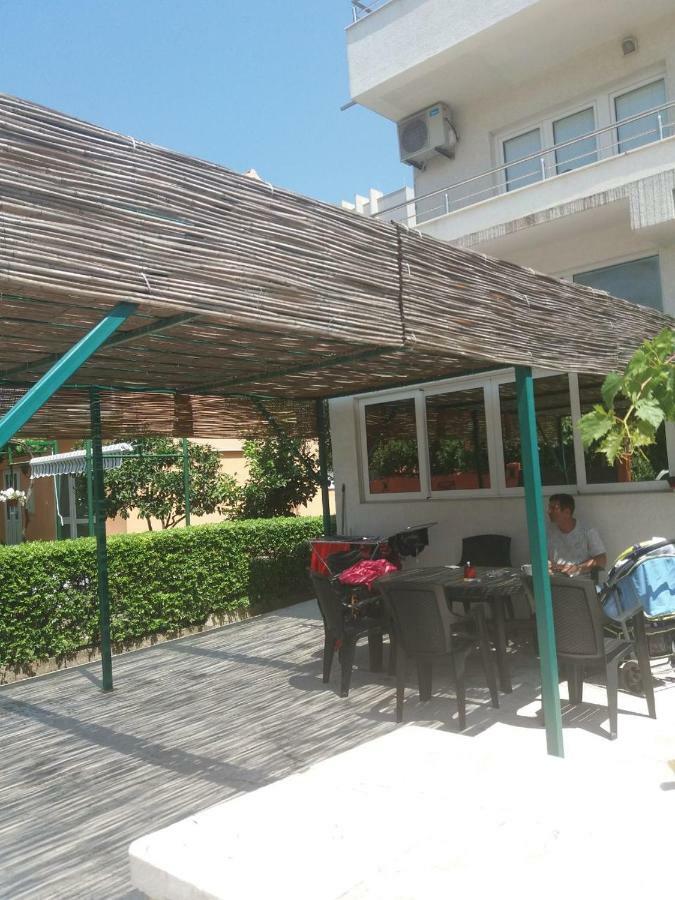 טיווט Mona&Mike Apartments מראה חיצוני תמונה