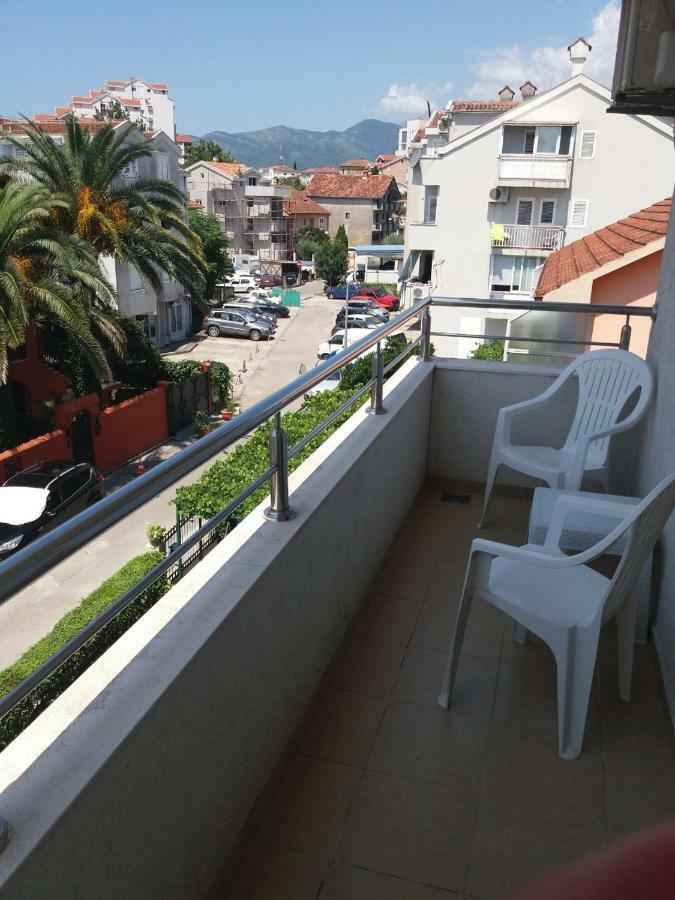 טיווט Mona&Mike Apartments מראה חיצוני תמונה